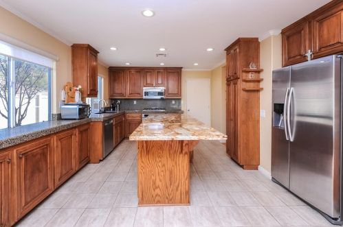 8488 County Dr, El Cajon, CA 92021-8819