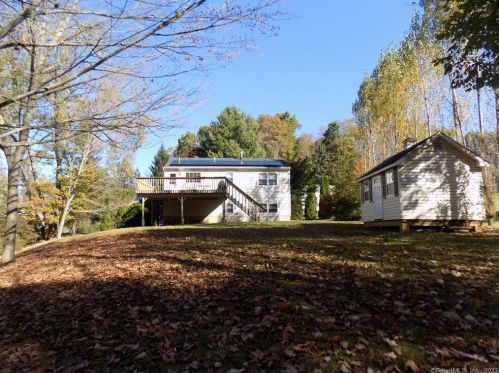 41 Carriage Ln, Torrington, CT 06790-4107