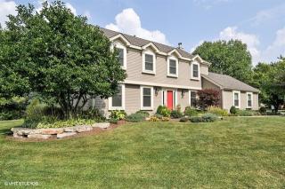 1904 Sprucewood Ct, Naperville, IL 60565-2845