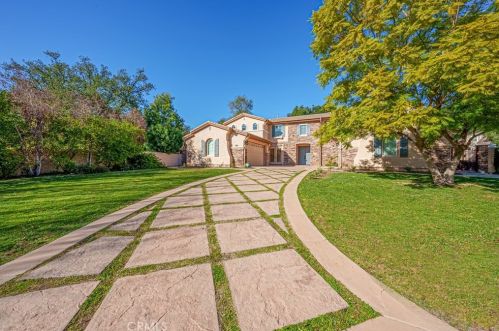 2271 Redwood Dr, Glendora, CA 91741-6422
