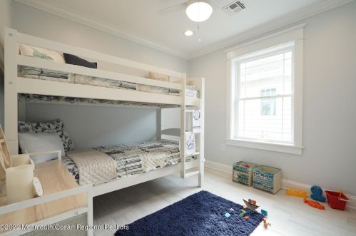 313 Bayview Dr, Lavallette, NJ 08735-1102