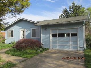211 Rico Blvd, Riddle, OR 97469-8628