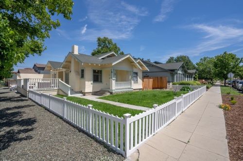 1444 Oak St, Lake Nacimiento, CA 93446-2102