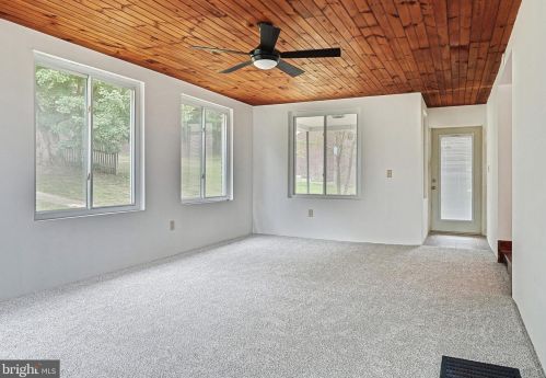 130 Baugher Dr, Hanover PA 17331-4003 exterior