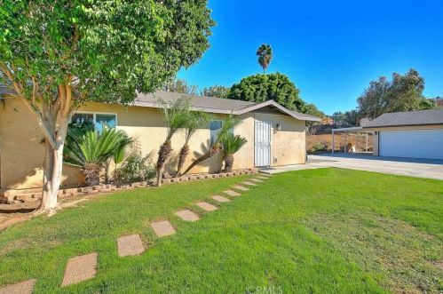 8582 Running Gait Ln, Riverside CA  92509-5106 exterior