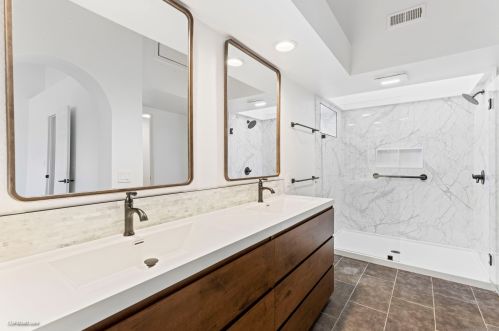 2021 Sonora Ct, Vista CA  92081-8946 exterior