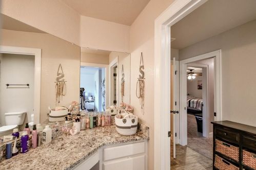 2019 Grn Wing, Granbury TX 76049-5560 exterior