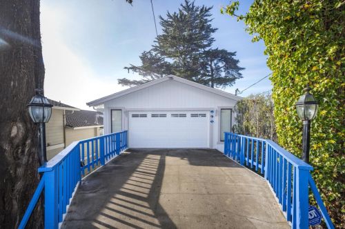 630 Stetson St, Moss Beach, CA 94038-9654