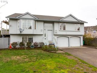 12823 Main St, Portland OR  97233-1155 exterior