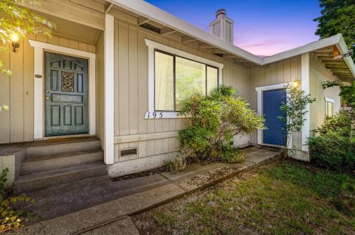 195 Arcadia Dr, Grass Valley, CA 95945-5615