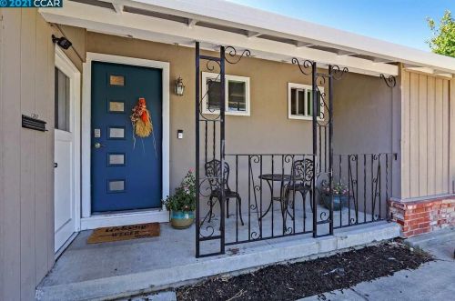 1307 Sunshine Dr, Concord CA  94520-4038 exterior