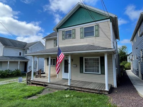 106 Gilfillan St, Franklin, PA 16323-2924