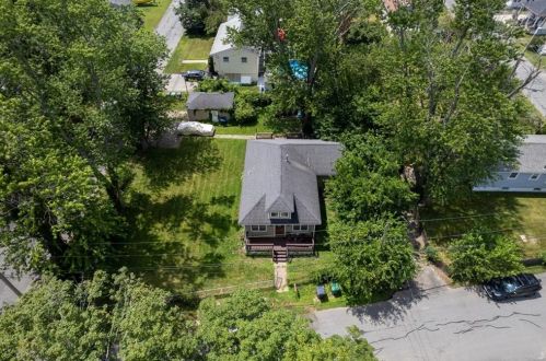 11 Vohlander St, Warwick, RI 02889-3532