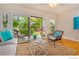 811 Maluniu Ave, Kailua, HI 96734-1980