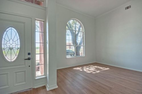 2502 Crosslands Dr, Garland TX  75040-3839 exterior