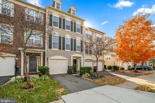 9153 Ribbon Falls Loop, Bristow, VA 20136-6125