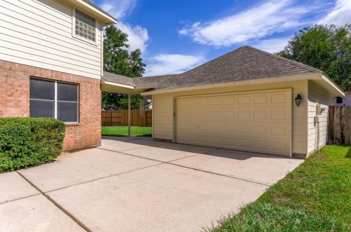 2207 Stoneycreek Park Ct, Conroe TX  77385-8122 exterior