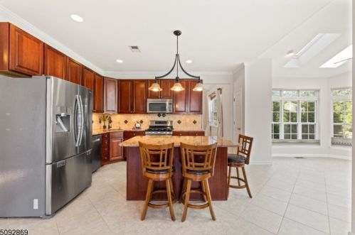 53 Winding Way, Princeton NJ  08540-8809 exterior