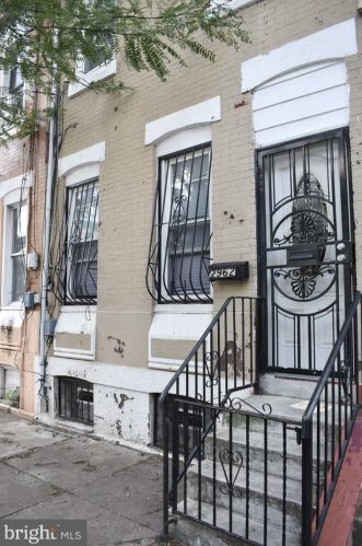 2962 4th St, Philadelphia, PA 19133-3207