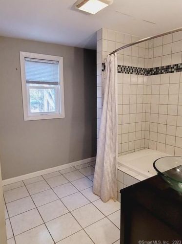 2101 Plank Rd, Cheshire CT  06410-1305 exterior