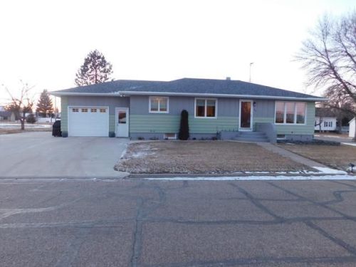 200 Avenue D, Strasburg, ND 58573-7132