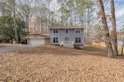 3635 High Point Ln, Atlanta GA  30331-7904 exterior