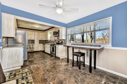 8459 Fernwell Dr, Cincinnati OH 45231-5747 exterior