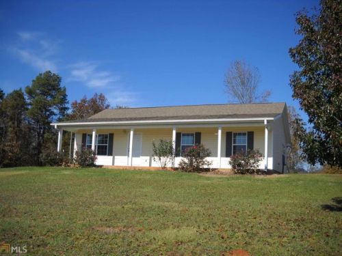 105 Maxwell Rd, Toccoa, GA 30577-6765