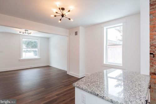 535 Strawberry St, Lancaster PA  17602-4466 exterior