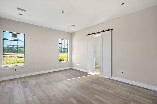 519 Chuckwagon Trl, Angleton TX 77515 exterior