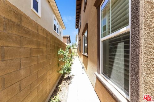 144 Compass, Irvine CA  92618-1155 exterior