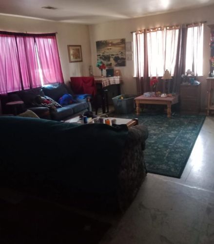 605 Adelaide Ave, Madera, CA 93638-3890