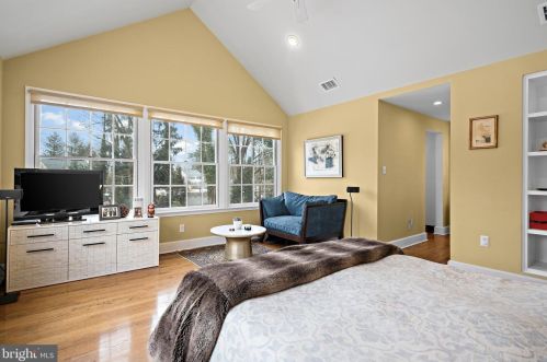 69 Laurel Rd, Princeton NJ 08540-2708 exterior