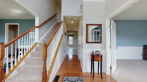 4996 Blue Meadow Ln, Cincinnati, OH 45251-2704