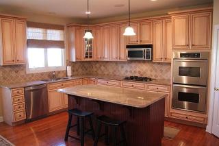 24 Crestview Dr, Clinton, NJ 08809-2046