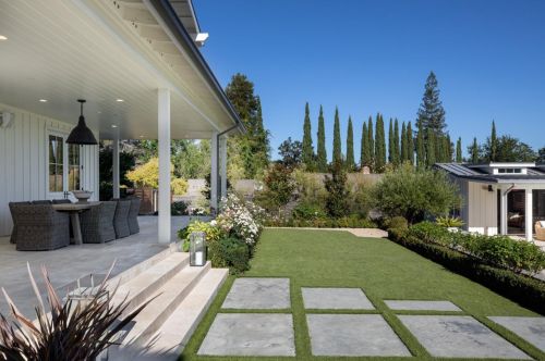 1475 Country Clb Dr, Los Altos CA 94024-5904 exterior