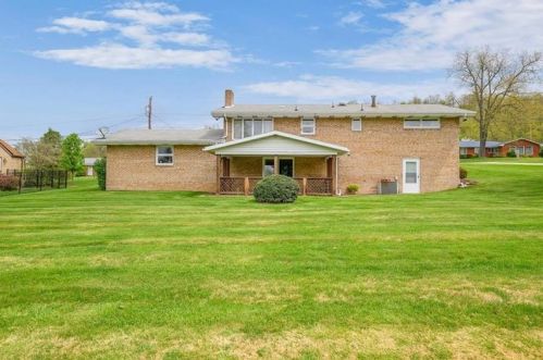 1106 Linn Dr, North Belle Vernon, PA 15012-2447