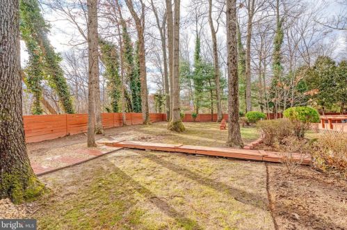 9919 Coffer Woods Rd, Springfield VA  22015-2903 exterior