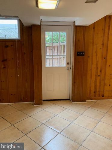 10607 Cavalier Dr, Silver Spring MD 20901-1628 exterior