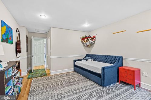 646 Maple Ave, Tavistock NJ 08033-1147 exterior