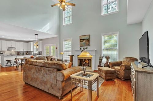 1033 Alexander Run Pass, Buford GA  30518-5560 exterior