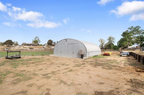 9479 Stirrup St, Riverside CA  92509-4960 exterior