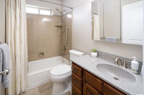 118 800, Woodland Hills UT 84653-9310 exterior