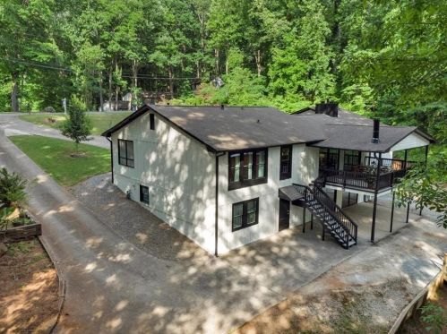 350 Buckingham Dr, Marietta, GA 30066-2508