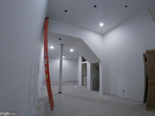 4361 9th St, Philadelphia PA  19140-0022 exterior