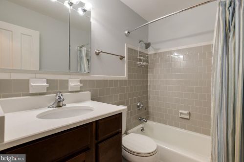 5623 Queensberry Ave, Springfield VA  22151-2711 exterior