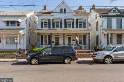 18 Middle St, Hanover PA 17331-3746 exterior