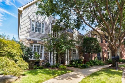 15 Conifer Cir, Atlanta, GA 30342-4303