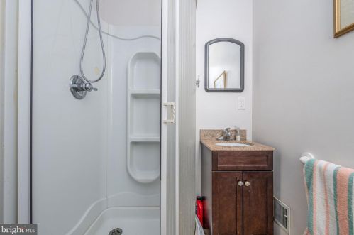 1424 Jackson St, Philadelphia PA  19145-3617 exterior