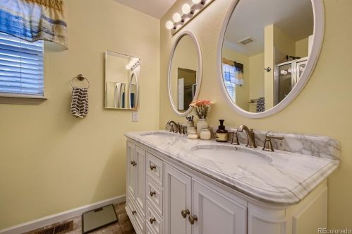 21631 Crestridge Pl, Aurora CO 80015-3596 exterior